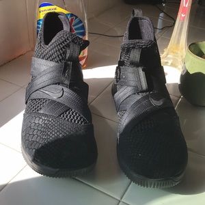 Lebron soldiers all black